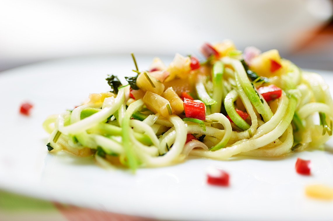 Spaghetti di zucchina con salsa marinara